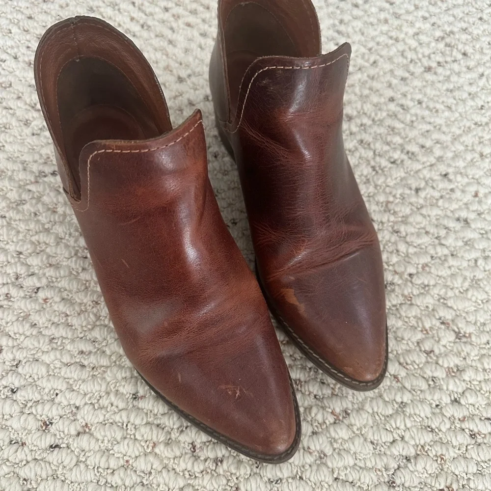 Steve Madden Brown Leather Austin  Ankle Booties